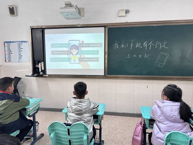 M1333{6__@S[R3CU%56(`}X_tmb.jpg M1333{6__@S[R3CU%56(`}X_tmb.jpg