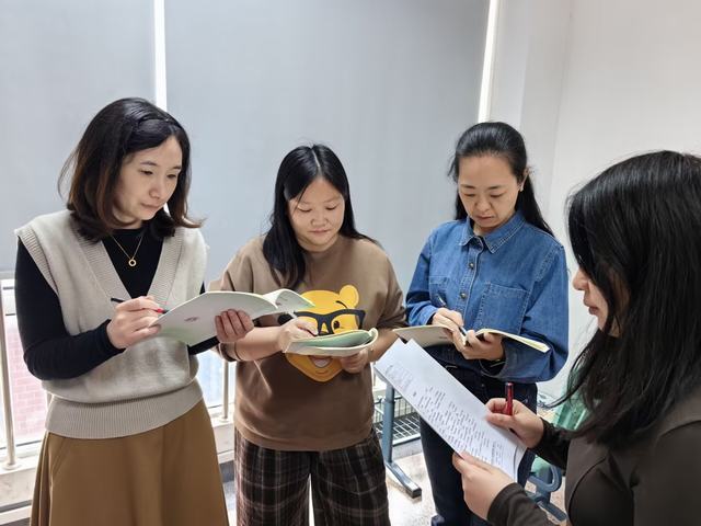 站立式研讨3.jpg