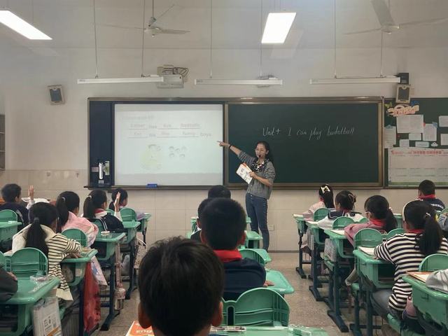 翁悦.jpg