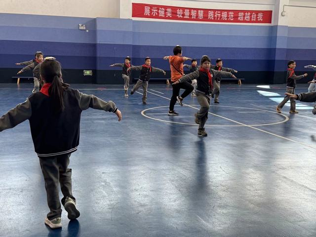 体育开课2.jpg