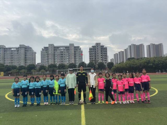 足球6.jpg 足球6.jpg